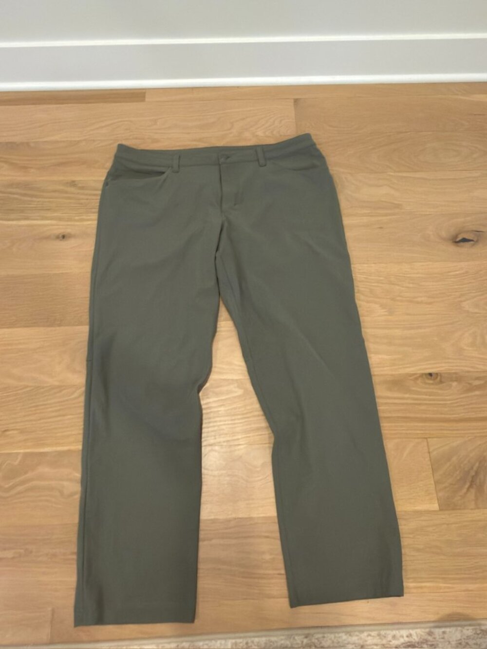 38W Green Lululemon Chino Pants